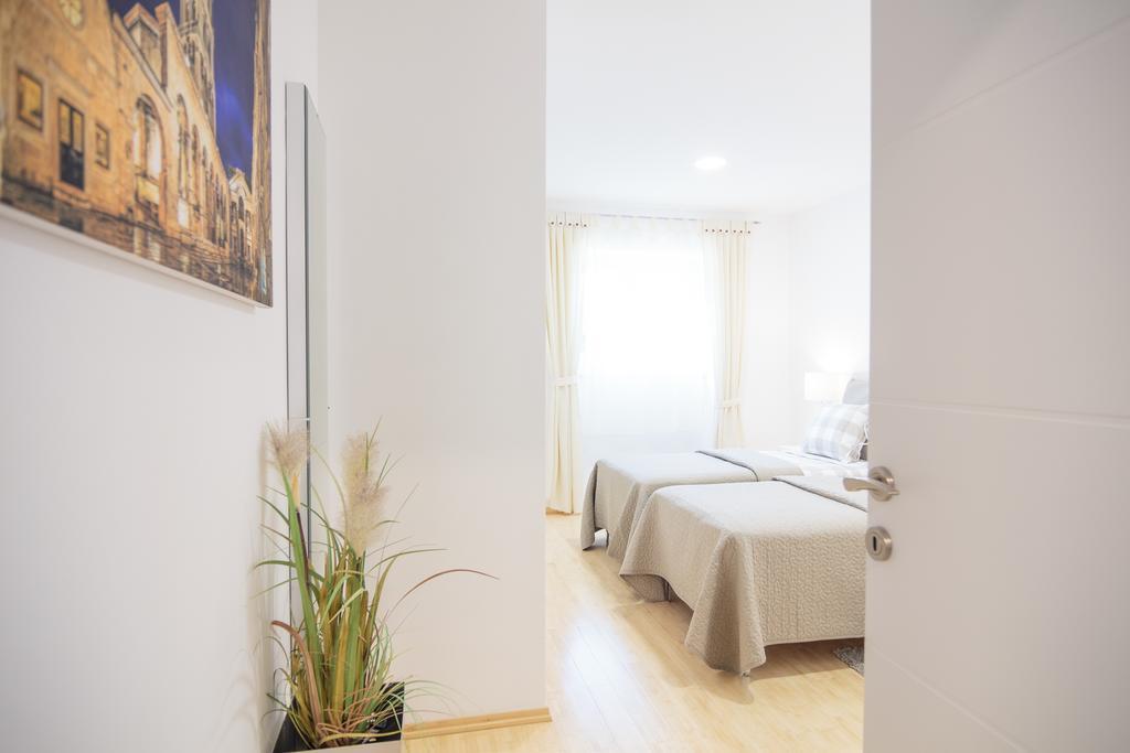 Holiday Home Aspalathos - With Free Parking, Near The Beach, A Few Minutes' Walking Distance To The Unesco Palace Split Exterior foto